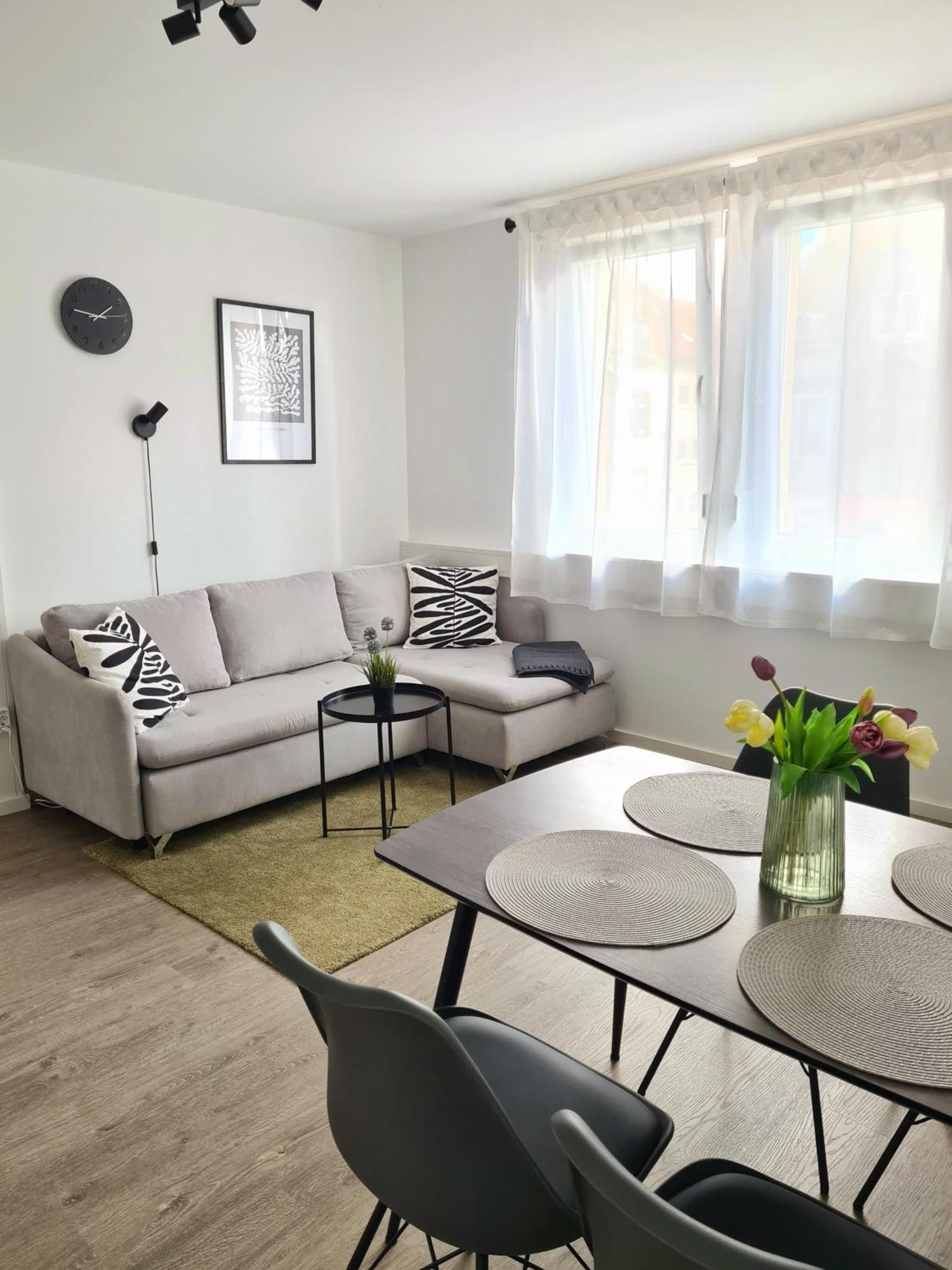 Modernes Zentrales Apartment Брухзаль Экстерьер фото